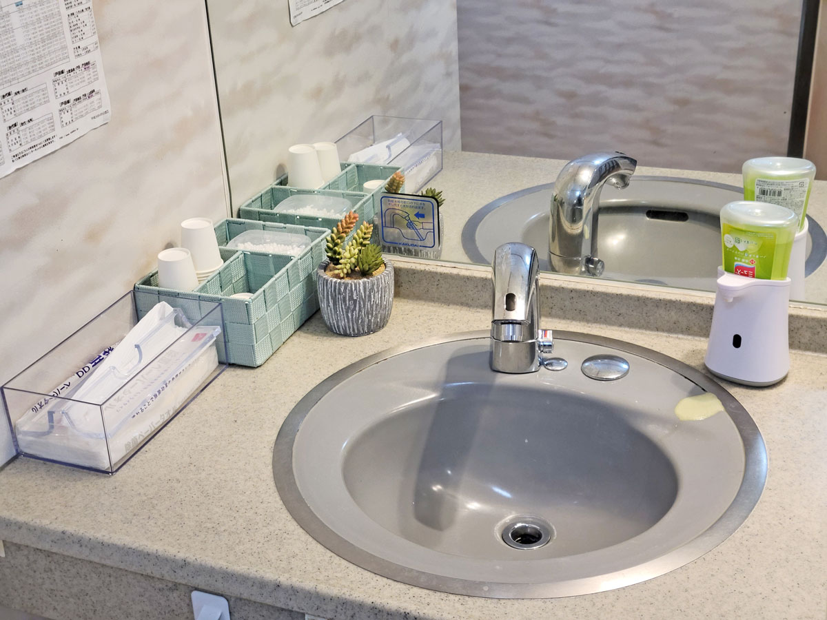 番上屋 2F 洗面所（拡大）